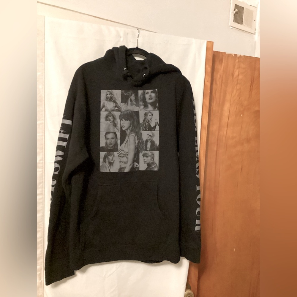 TAYLOR SWIFT ERAS TOUR HOODIE SZ S